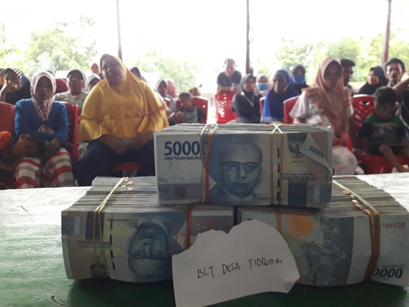 Penyerahan Bantuan Langsung Tunai Sumber anggaran DD tahun 2020